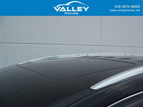 Used 2019 Buick Enclave Avenir w/ Avenir Technology Package AWD/4WD image 3
