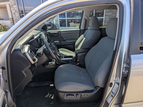 Used 2022 Toyota Tacoma SR5 w/ Technology Package AWD/4WD image 11