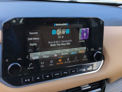 Used 2023 Nissan Rogue Platinum w/ Platinum Premium Package FWD image 17