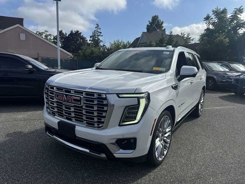 Used 2025 GMC Yukon Denali w/ Denali Reserve Package AWD/4WD image 3