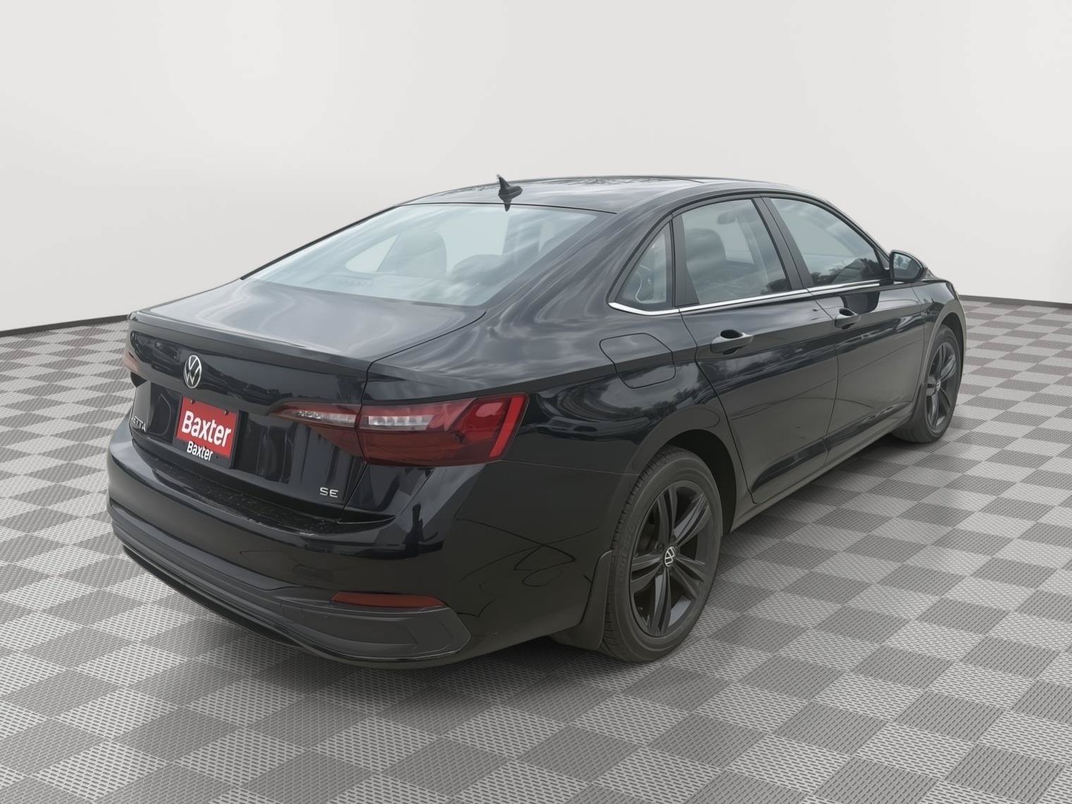 Certified 2022 Volkswagen Jetta SE w/ Panoramic Sunroof Package FWD image 11
