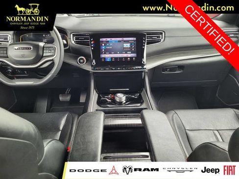 Certified 2023 Jeep Wagoneer L Series II AWD/4WD image 6