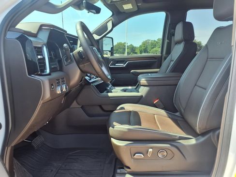 Used 2025 GMC Sierra 2500 Denali w/ Denali Reserve Package AWD/4WD image 11