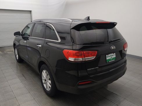 Used 2018 Kia Sorento LX image 5