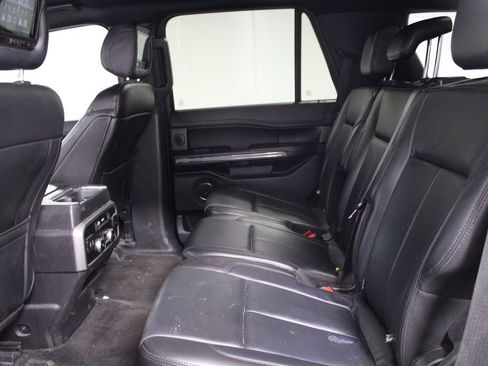 Used 2018 Ford Expedition XLT w/ Equipment Group 202A image 21