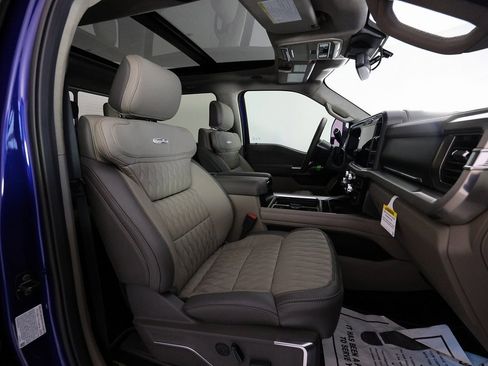 Used 2026 Ford F250 Platinum w/ Platinum Plus Package image 12