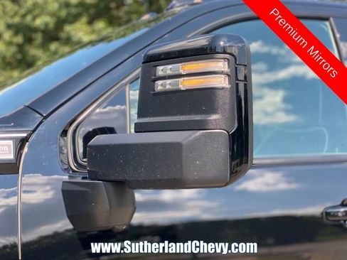 Used 2025 GMC Sierra 2500 AT4X AWD/4WD image 12