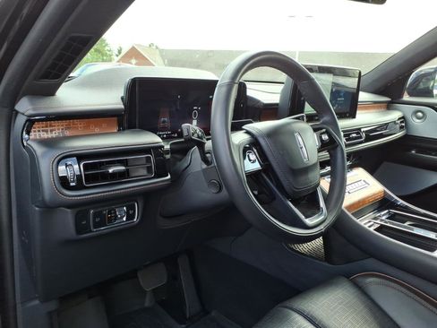 Used 2025 Lincoln Aviator Black Label w/ Jet Appearance Package AWD/4WD image 14