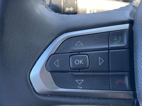 Used 2024 Jeep Compass Latitude image 24