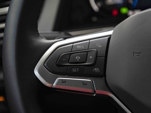 Used 2025 Volkswagen Atlas Cross Sport SEL Premium R-Line image 23