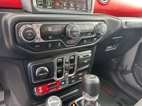 Used 2019 Jeep Wrangler Unlimited Rubicon image 36