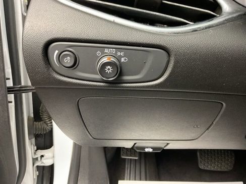 Certified 2018 Chevrolet Malibu LT FWD image 14