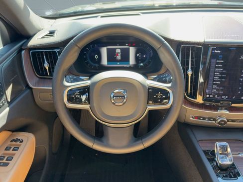 Certified 2023 Volvo XC60 B5 Ultimate w/ Climate Package image 26