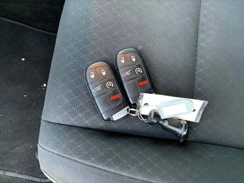 Used 2021 Jeep Grand Cherokee Freedom Edition image 34