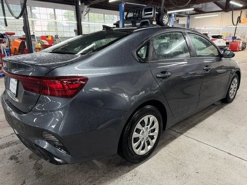 Used 2023 Kia Forte LX FWD image 4