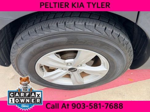 Used 2023 Kia Sorento LX FWD image 16