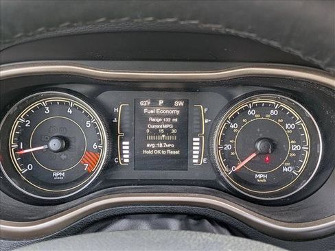 Used 2014 Jeep Cherokee Sport w/ Cold Weather Group AWD/4WD image 10