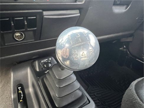 Used 2002 Jeep Wrangler SE image 14