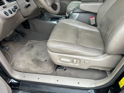 Used 2005 Toyota Sequoia Limited image 10