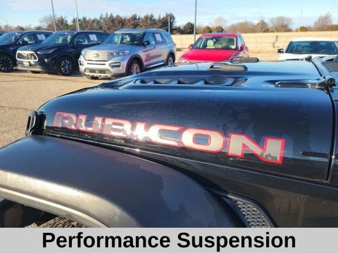 Used 2025 Jeep Wrangler Unlimited Rubicon image 6