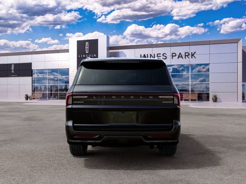 New 2027 Lincoln Navigator L Reserve w/ Jet Appearance Package AWD/4WD image 7