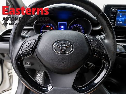 Used 2018 Toyota C-HR XLE FWD image 10