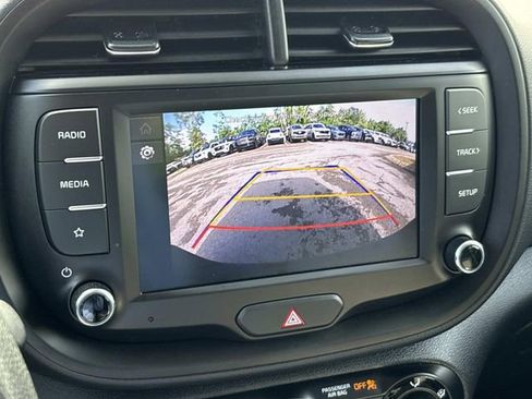 Used 2022 Kia Soul LX w/ Technology Package FWD image 30
