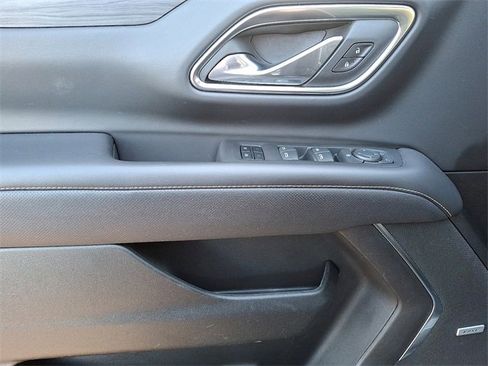 Used 2024 GMC Yukon SLT image 14