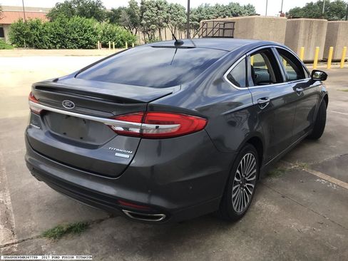 Used 2017 Ford Fusion Titanium FWD image 5
