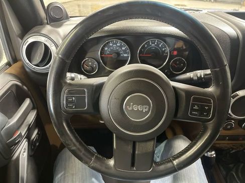 Used 2013 Jeep Wrangler Rubicon w/ PWR Convenience Group AWD/4WD image 14