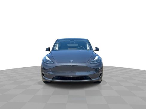 Used 2024 Tesla Model Y Long Range AWD/4WD image 3
