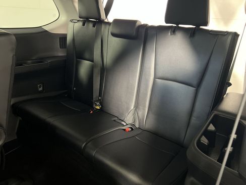 Used 2025 Toyota Grand Highlander AWD image 22