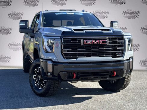 Used 2024 GMC Sierra 2500 AT4X image 2