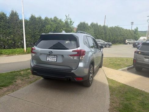 Used 2019 Subaru Forester Premium w/ All-Weather Package AWD/4WD image 7