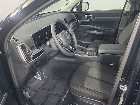 Used 2025 Kia Sorento LX FWD image 19