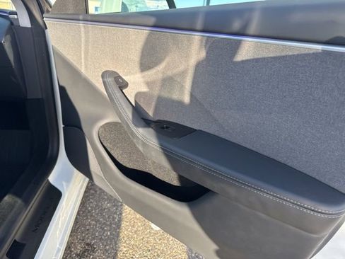 Used 2024 Tesla Model 3 Standard Range image 11