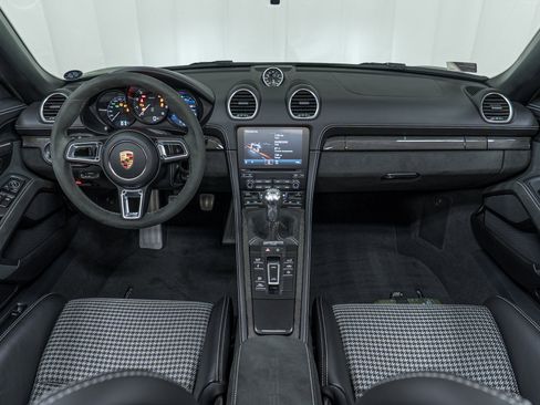 Certified 2023 Porsche 718 Boxster Spyder image 22