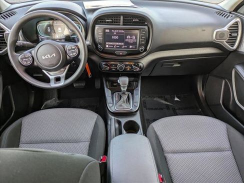 Used 2024 Kia Soul LX w/ Option Group 015 image 16