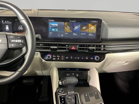 Used 2026 Kia Sportage EX FWD image 9