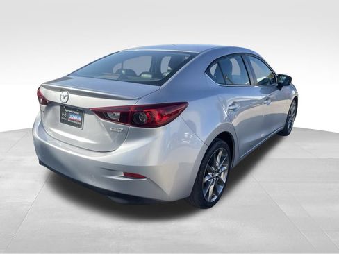 Used 2018 MAZDA MAZDA3 Touring FWD image 5