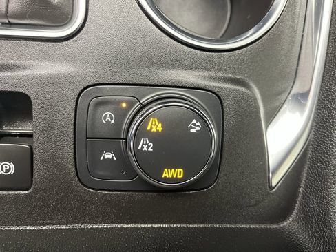 Certified 2023 Chevrolet Traverse LT w/ Midnight/Sport Edition image 17