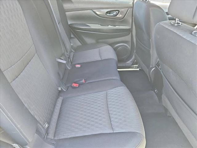 Used 2020 Nissan Rogue SV w/ Premium Package FWD image 27