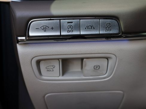 Used 2021 Genesis GV80 2.5T w/ Prestige Package 05 image 40