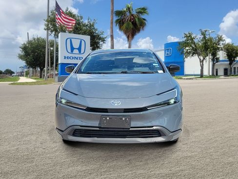 Used 2024 Toyota Prius LE FWD image 2