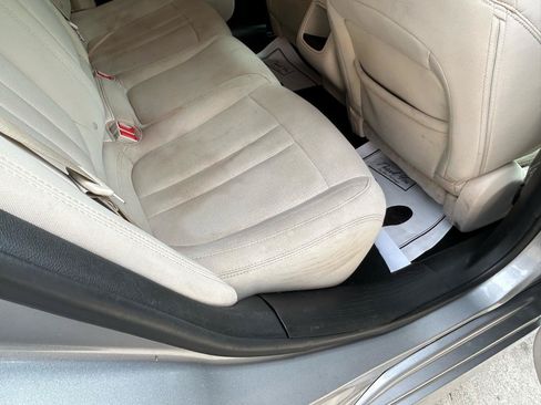 Used 2015 Chrysler 200 Limited FWD image 11