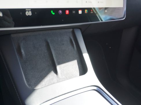 Used 2022 Tesla Model Y Performance image 24