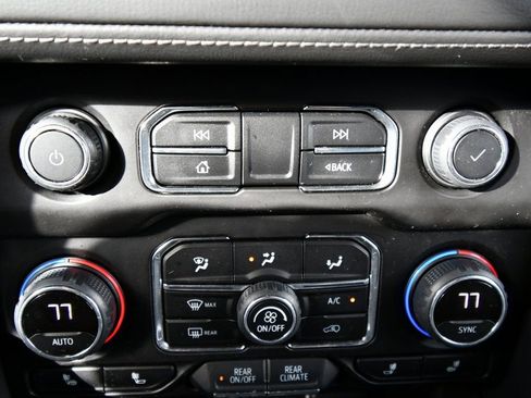 Used 2022 Chevrolet Tahoe LT w/ Luxury Package AWD/4WD image 57