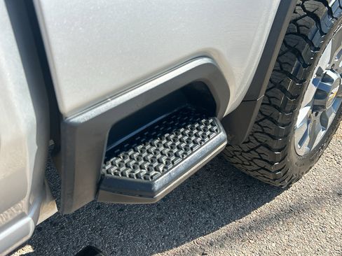 Used 2023 Chevrolet Silverado 2500 Custom w/ Custom Value Package image 21