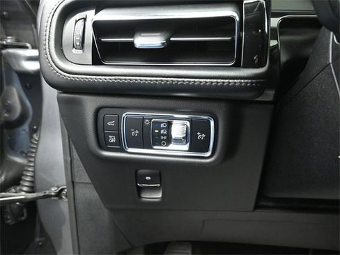 Certified 2023 Lincoln Nautilus Reserve w/ Monochromatic Package image 19