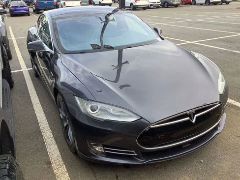 Used 2015 Tesla Model S 85D image 4